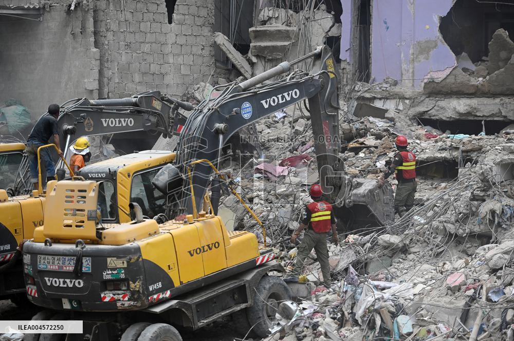 Residential Building Collapse In Karachi - Pakistan