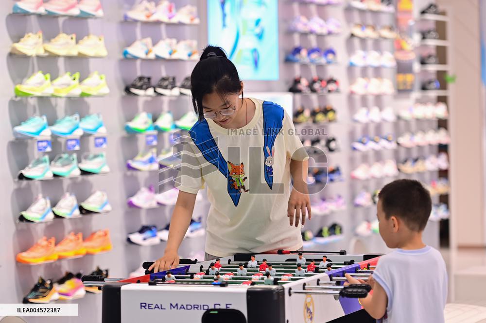 High Temperature Promotes Cooling Economy