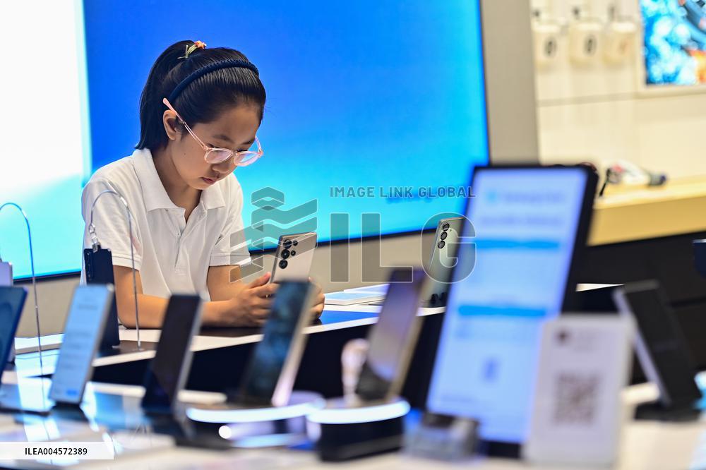 High Temperature Promotes Cooling Economy