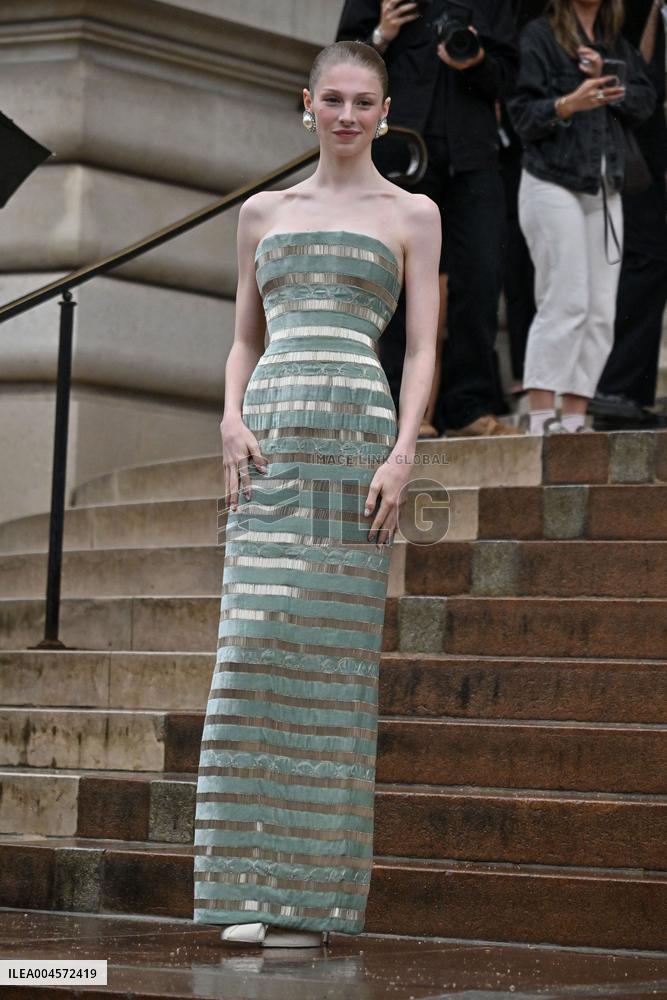 PFW Schiaparelli Outside Arrivals