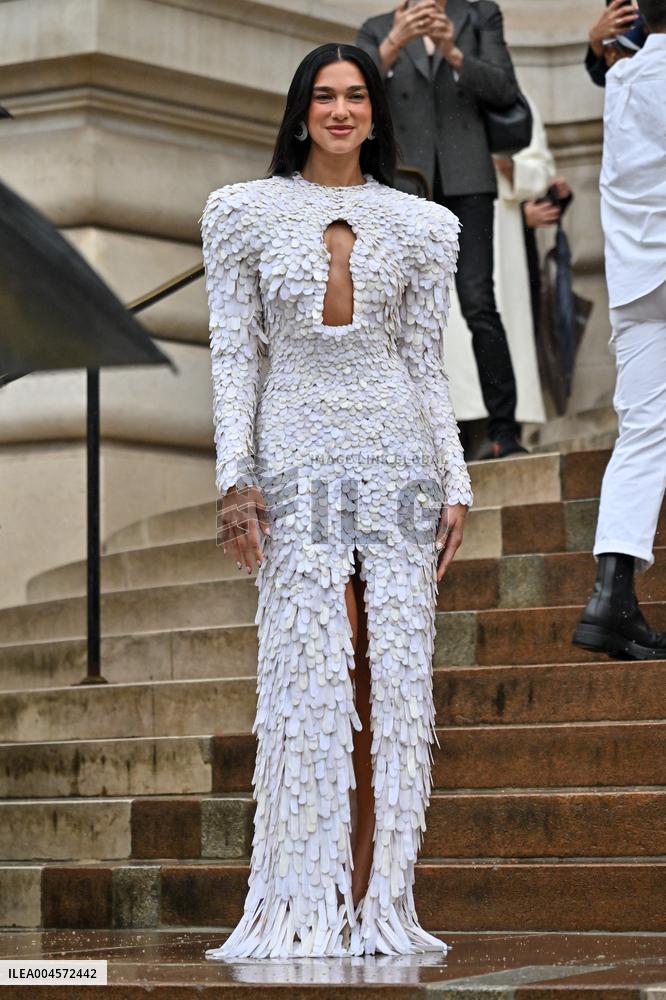 PFW Schiaparelli Outside Arrivals
