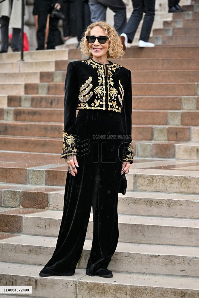 PFW Schiaparelli Outside Arrivals