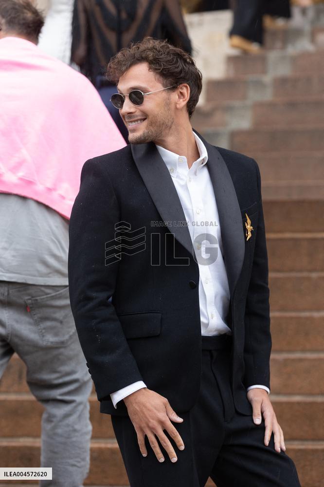 PFW Schiaparelli Outside Arrivals NB