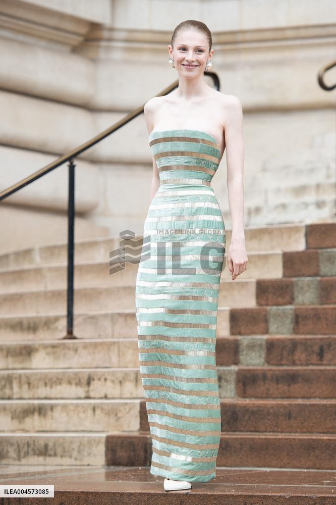 PFW Schiaparelli Arrivals AM