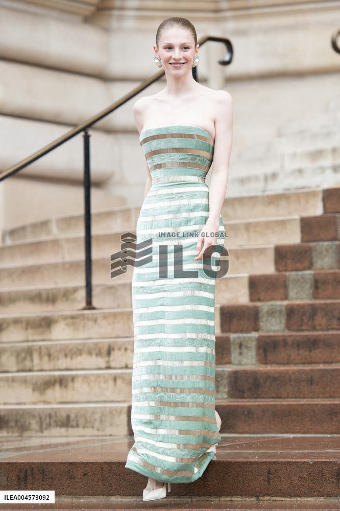 PFW Schiaparelli Arrivals AM