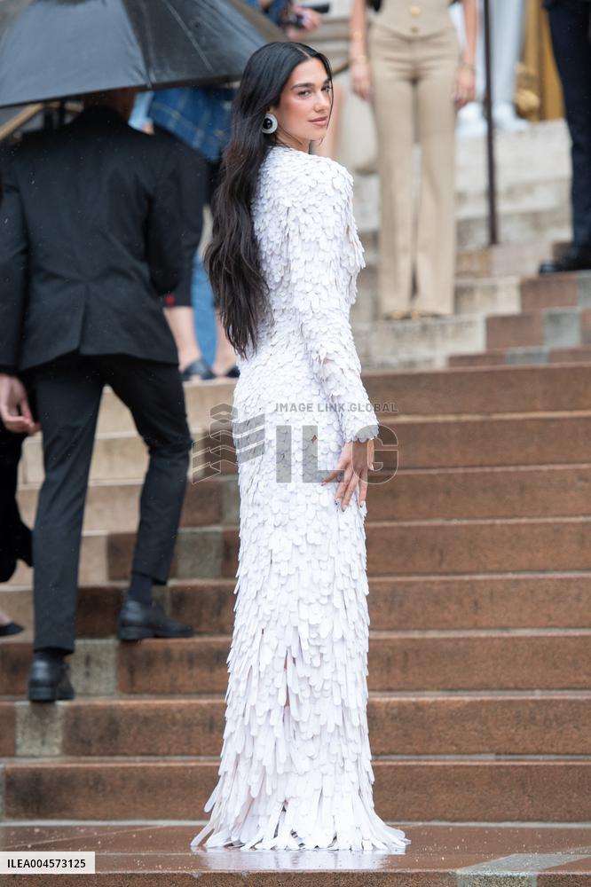 PFW Schiaparelli Arrivals AM