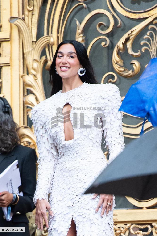 PFW Schiaparelli Arrivals AM