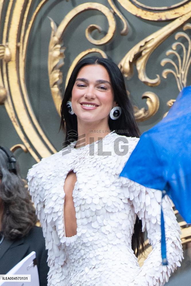 PFW Schiaparelli Arrivals AM