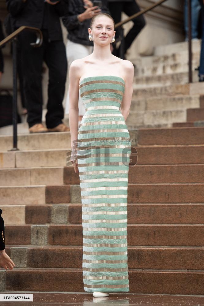 PFW Schiaparelli Arrivals AM