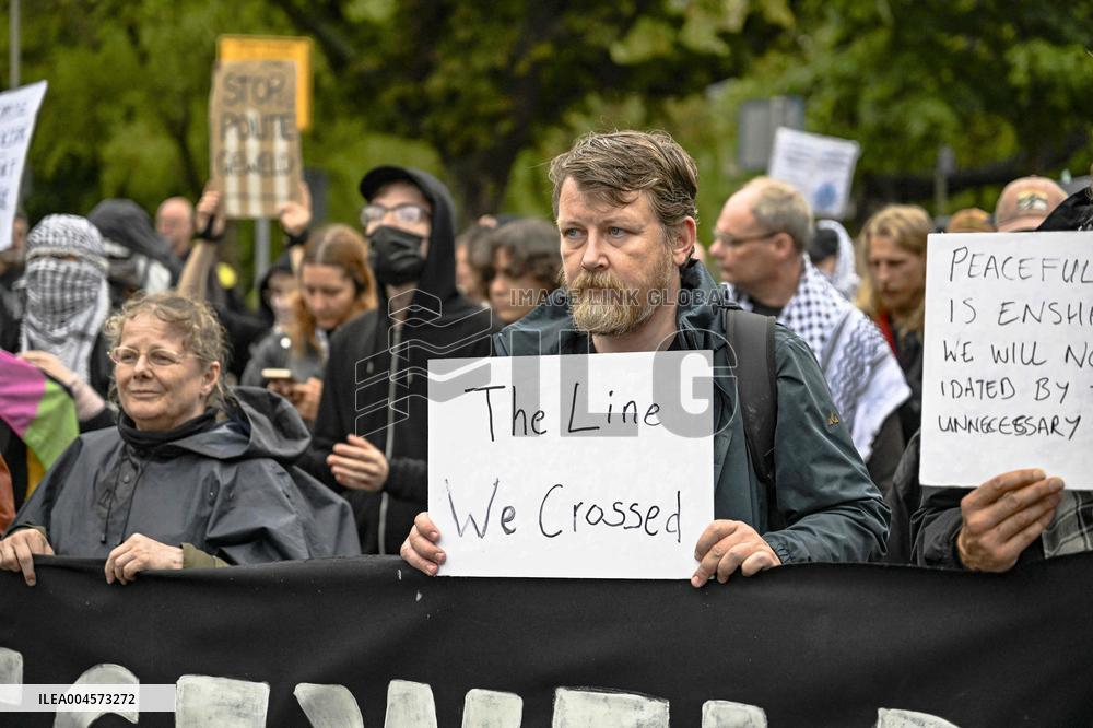 Protest Against Mass Arrests - The Hague