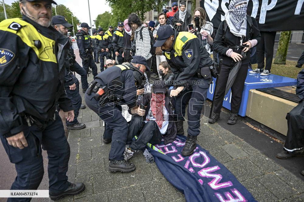 Protest Against Mass Arrests - The Hague