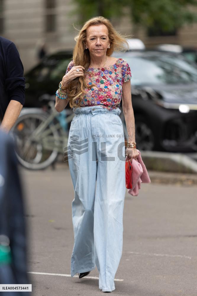 PFW Tamara Ralph Outside Arrivals NB