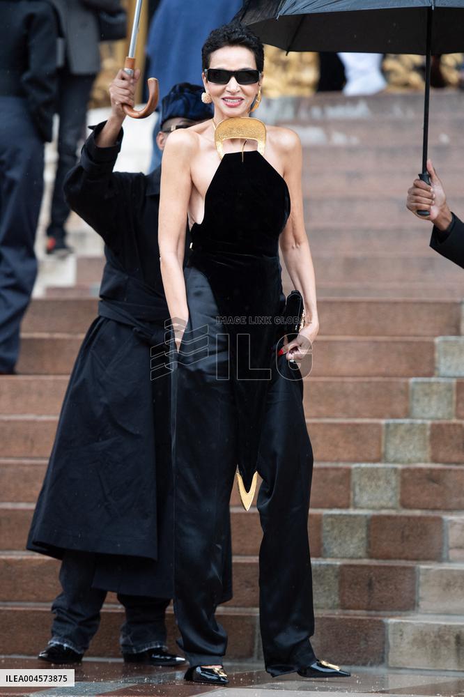 PFW Schiaparelli Arrivals AM