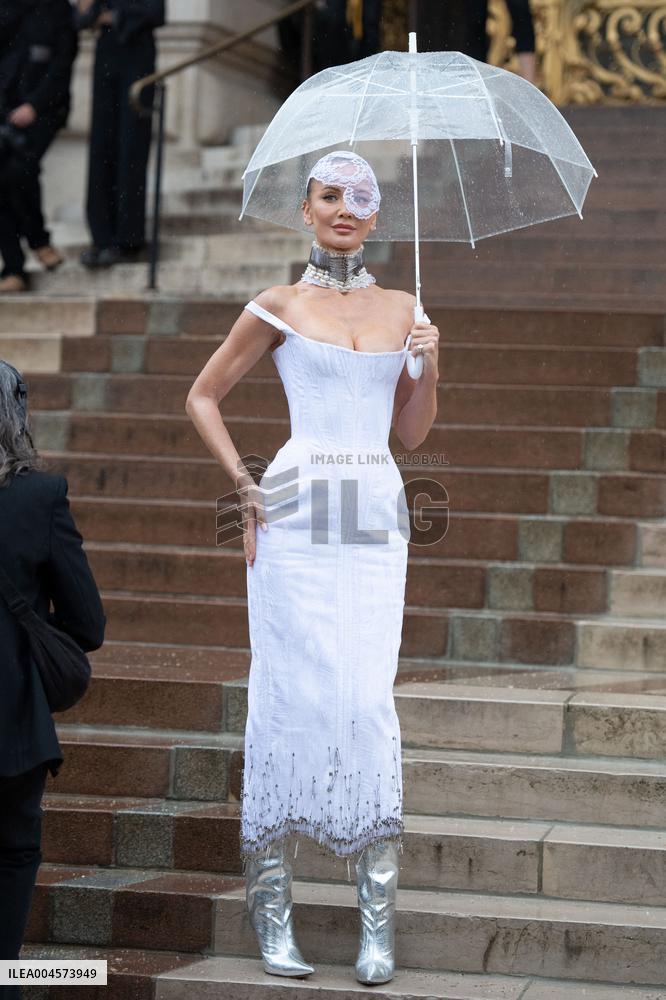 PFW Schiaparelli Arrivals AM