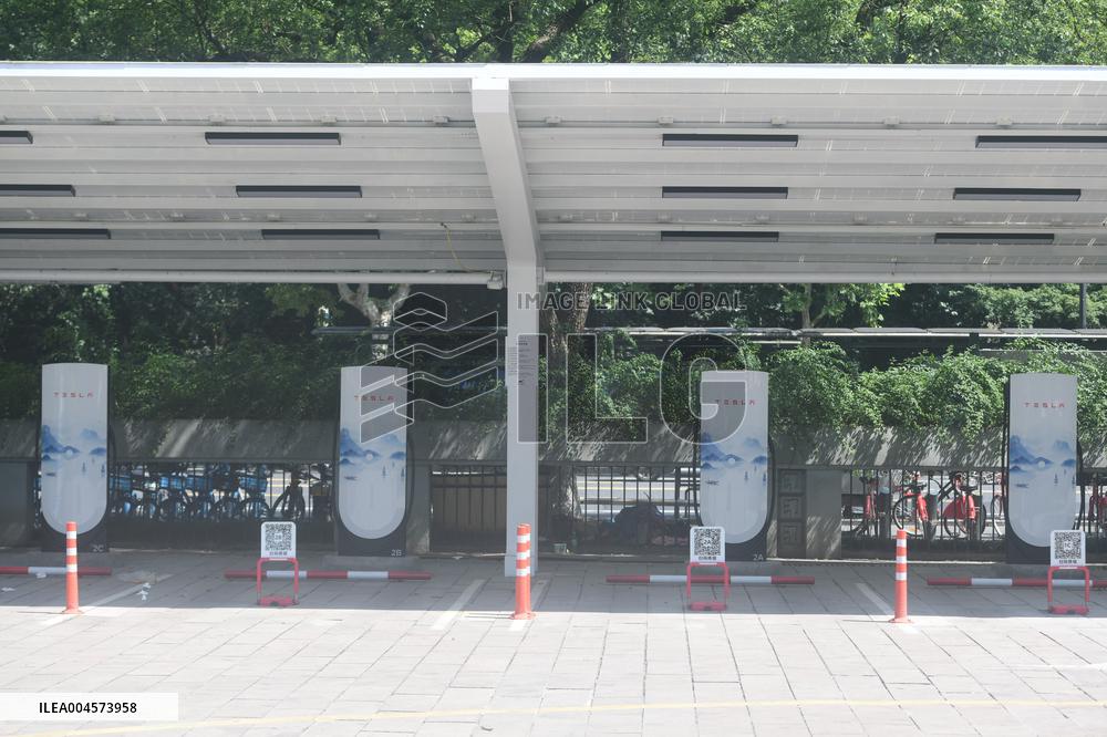 Tesla V4 Super Charging Pile