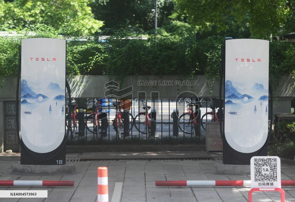 Tesla V4 Super Charging Pile