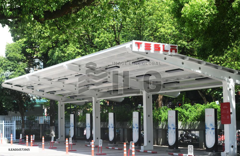 Tesla V4 Super Charging Pile