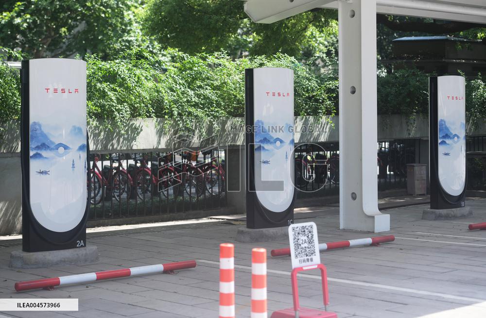 Tesla V4 Super Charging Pile