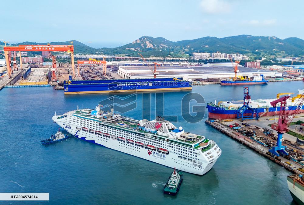 Luxury Cruise Ship Dream