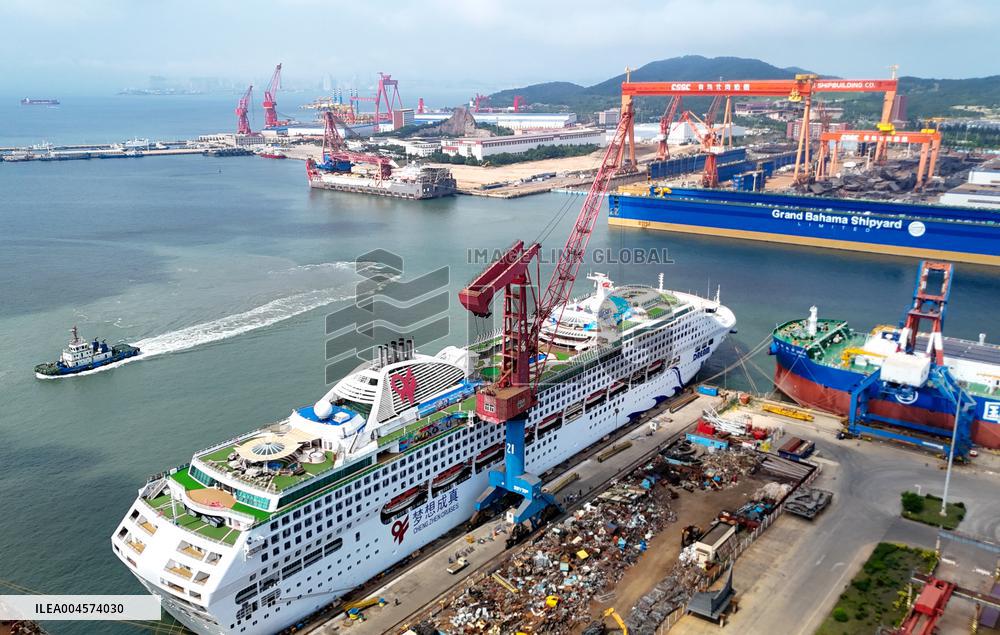 Luxury Cruise Ship Dream