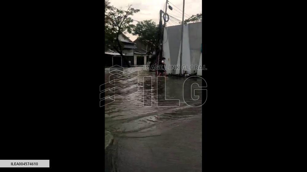 Indonesia: Heavy Rains Hit Tangerang, Causing Flooding, Road Closures