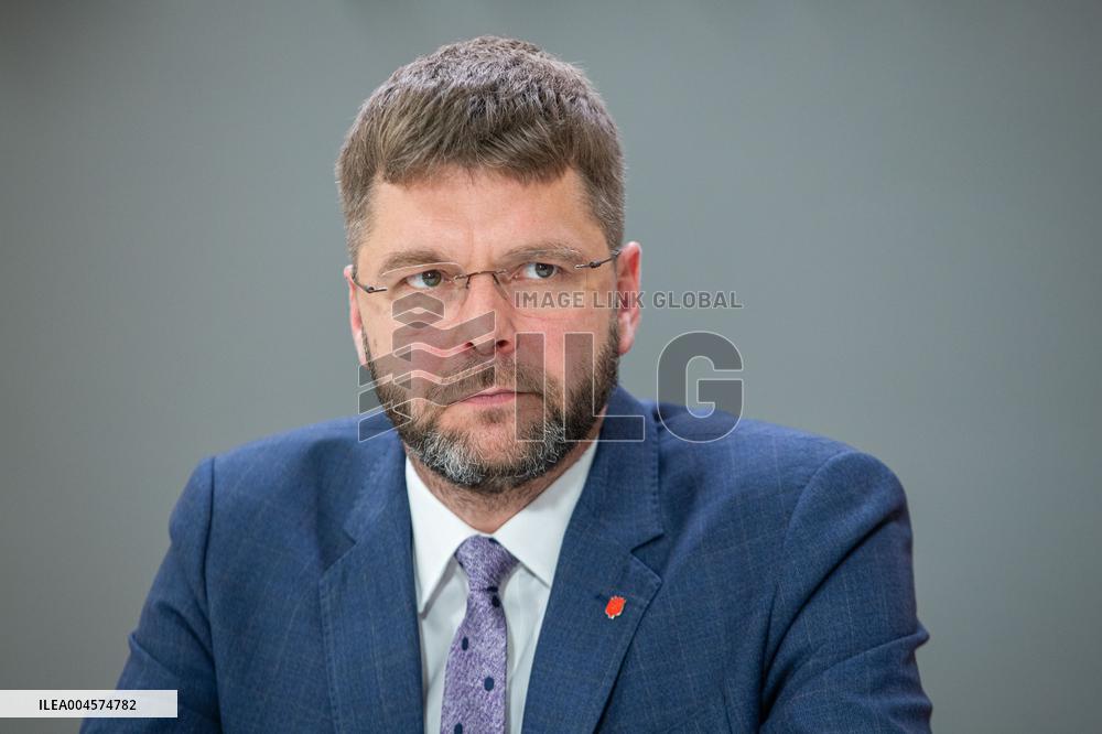 Tallinn's reunited coalition