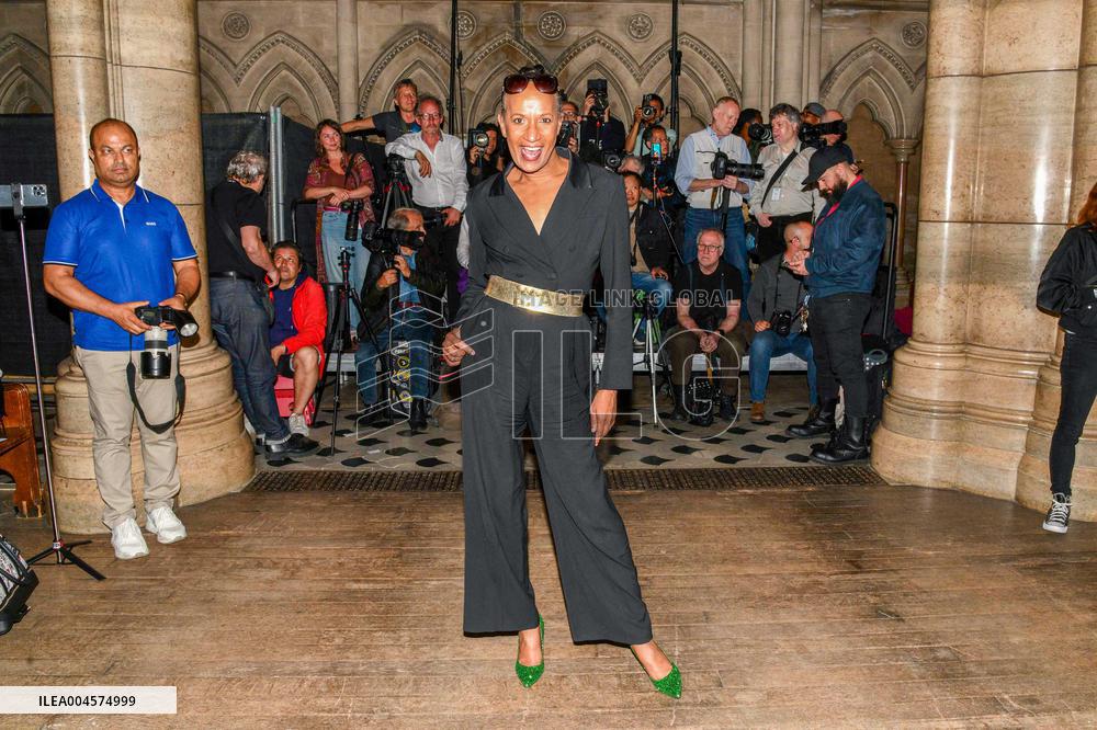 PFW - Lena Erziak Front Row