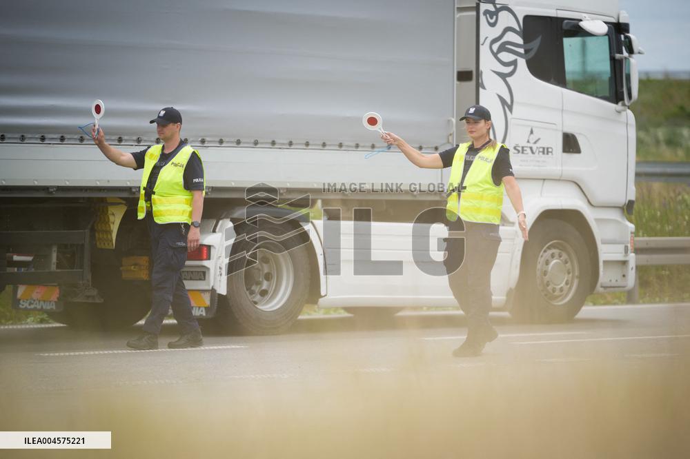 Poland Begins Controls on Borders with Germany and Lithuania