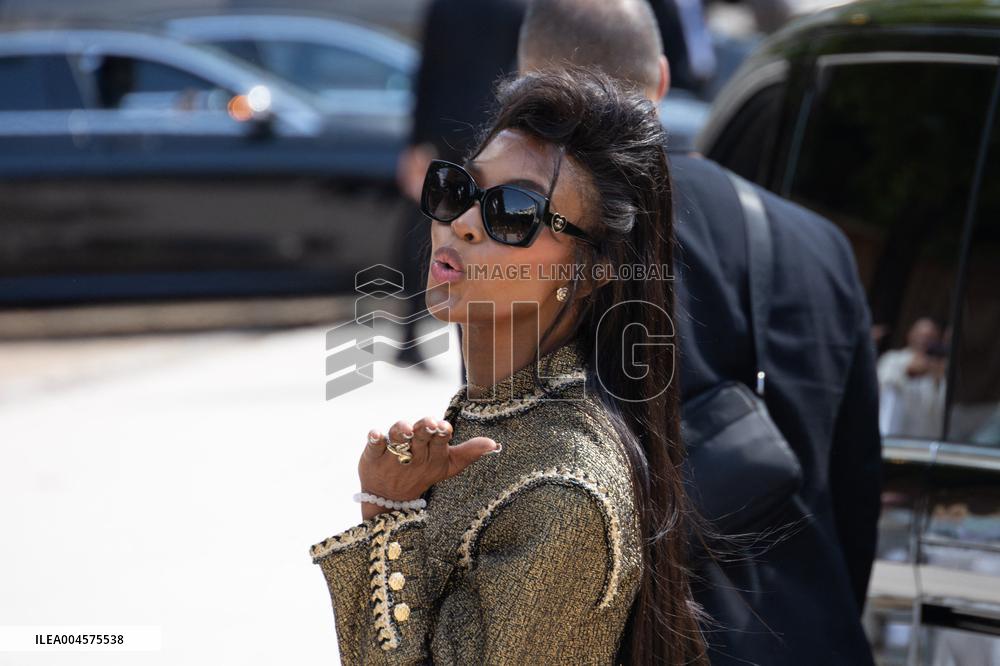 PFW Chanel Outside Arrivals NB