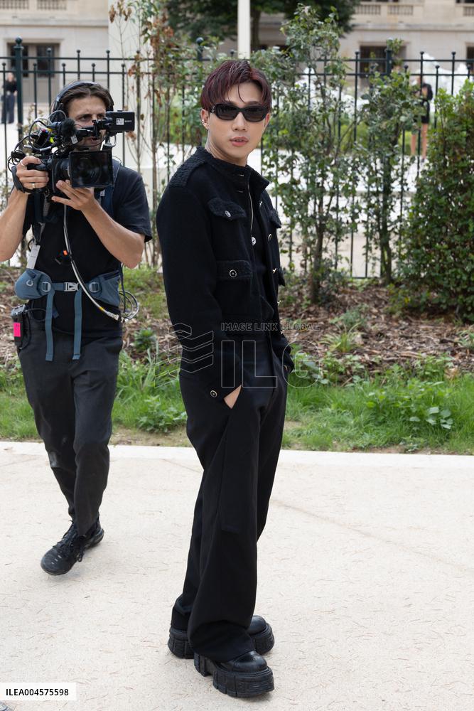 PFW Chanel Outside Arrivals NB