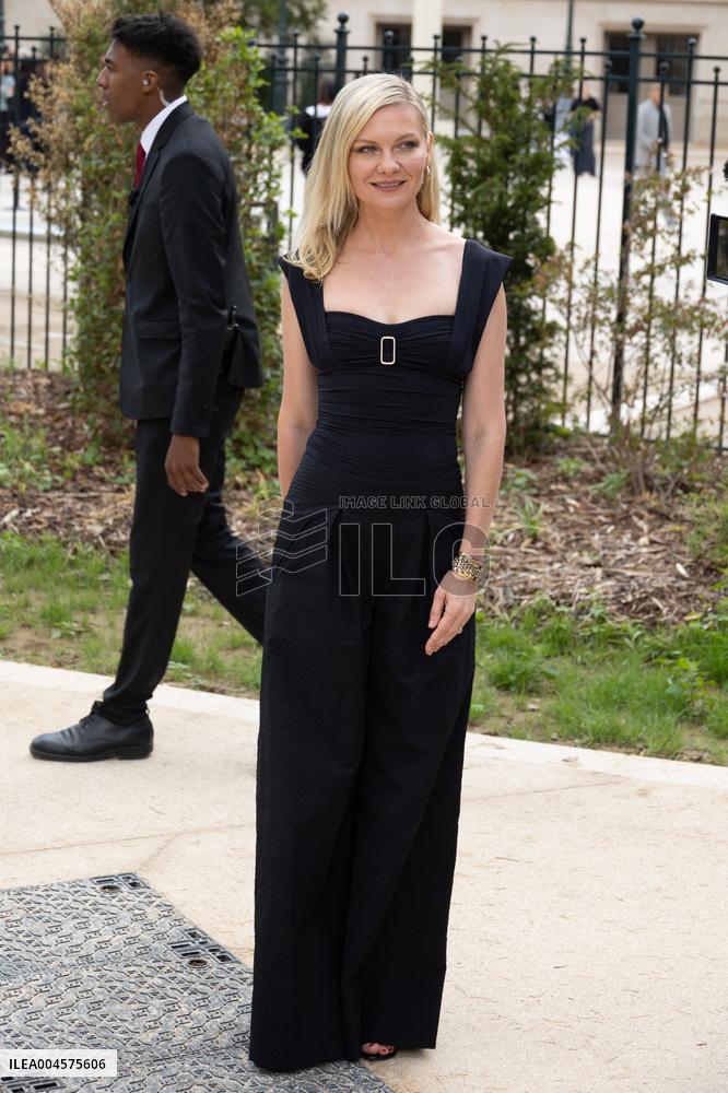 PFW Chanel Outside Arrivals NB