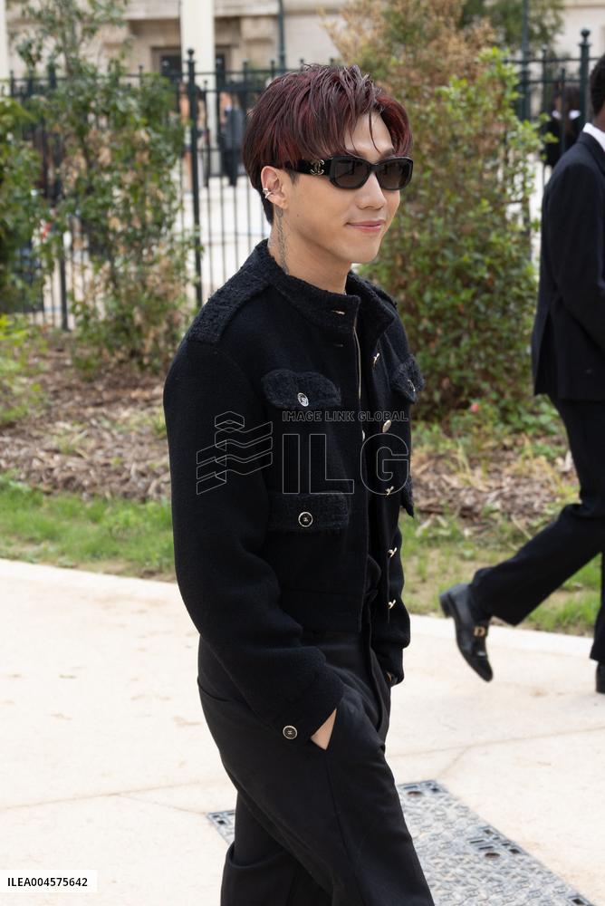 PFW Chanel Outside Arrivals NB