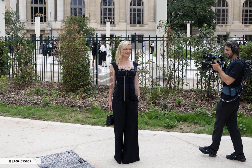 PFW Chanel Outside Arrivals NB