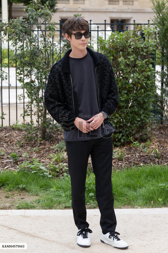 PFW Chanel Outside Arrivals NB