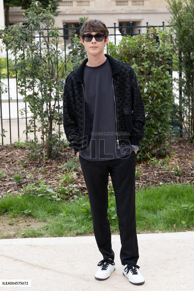 PFW Chanel Outside Arrivals NB