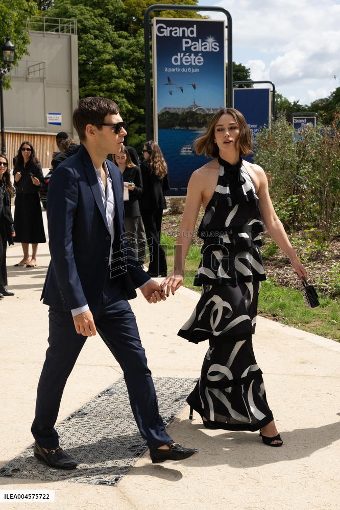 PFW - Chanel Outside Arrivals