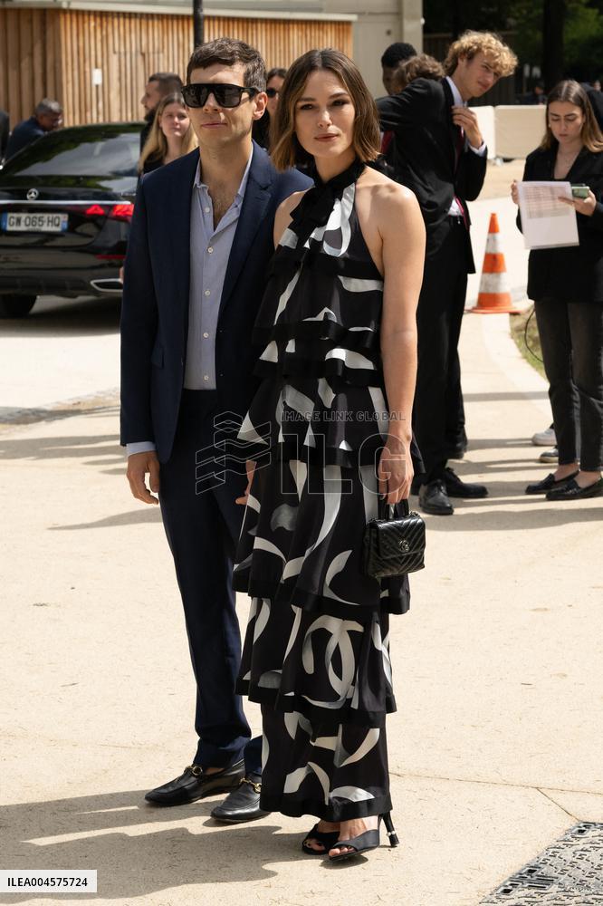 PFW - Chanel Outside Arrivals