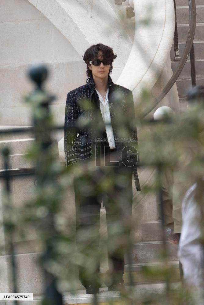 PFW Chanel Outside Arrivals NB