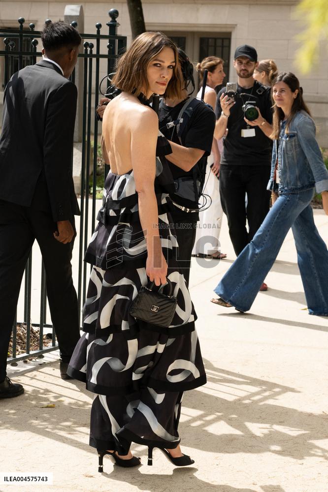 PFW - Chanel Outside Arrivals