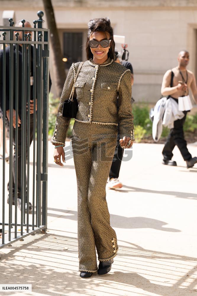 PFW - Chanel Outside Arrivals