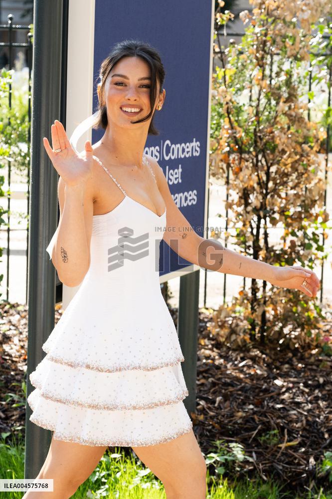 PFW - Chanel Outside Arrivals