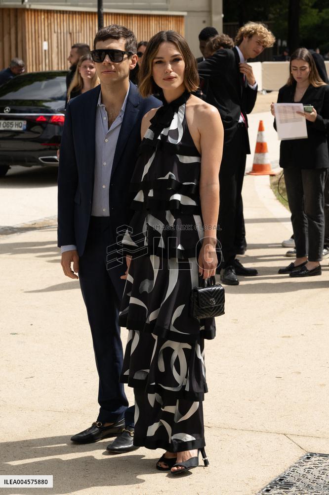 PFW - Chanel Outside Arrivals