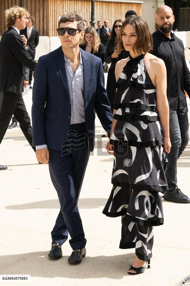 PFW - Chanel Outside Arrivals