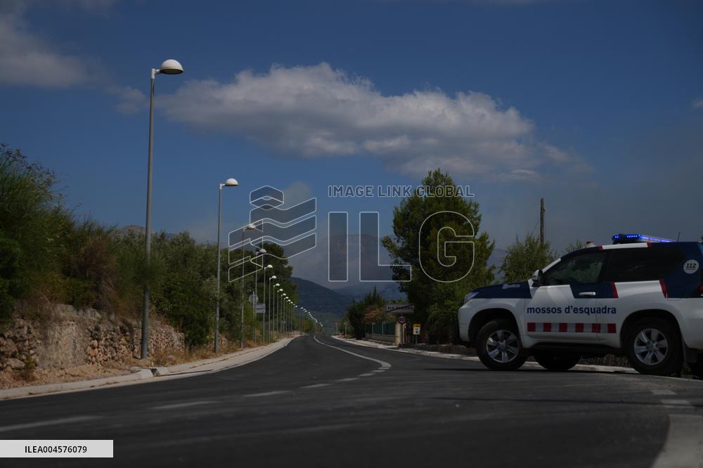 Thousands Told to Stay Home as Spain Forest Fire Rages on