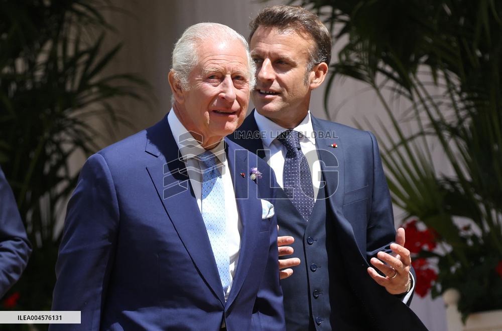 Emmanuel And Brigitte Macron Attend Welcoming Ceremony - Windsor