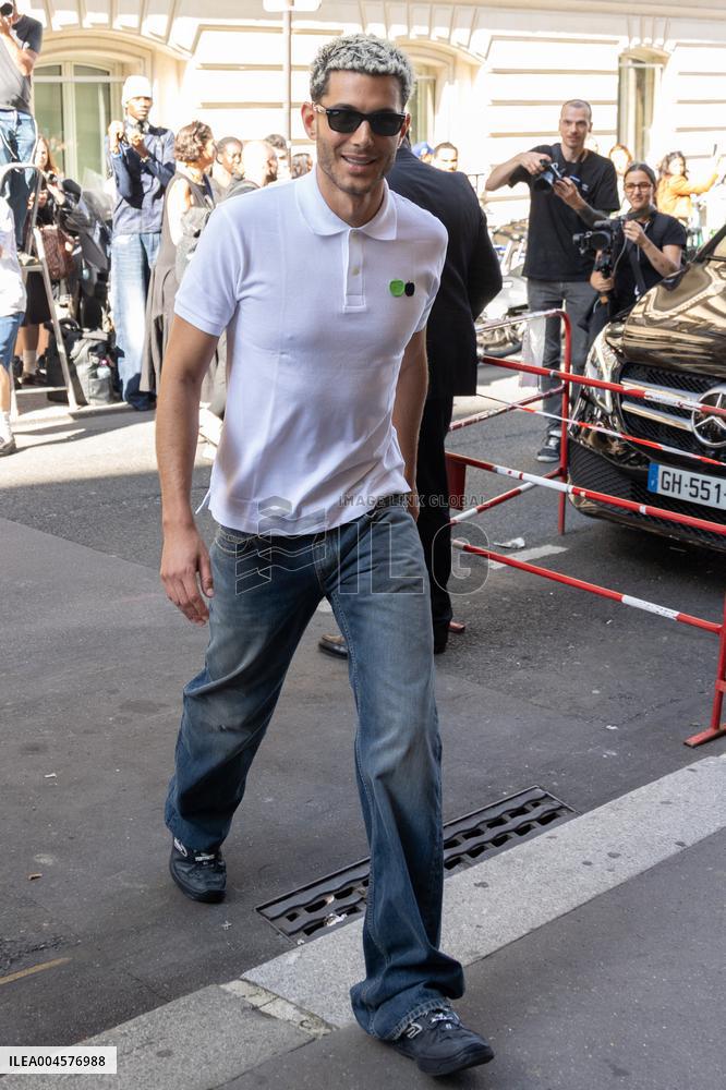 PFW ASHI Outside Arrivals NB