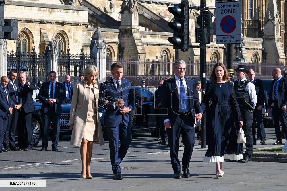 President Macron Pays Tribute to Winston Churchill - UK