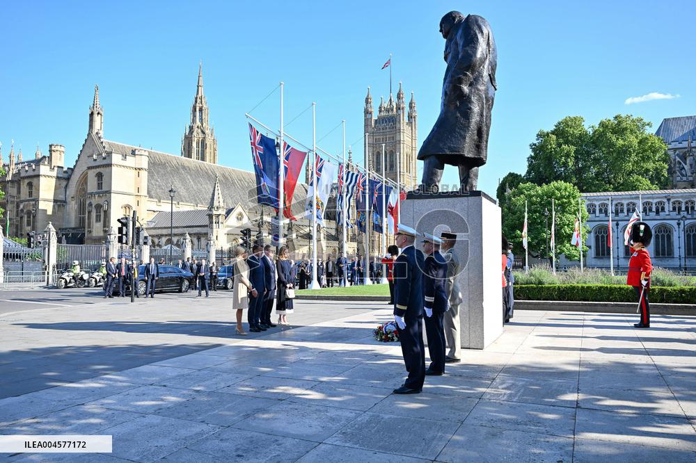 President Macron Pays Tribute to Winston Churchill - UK