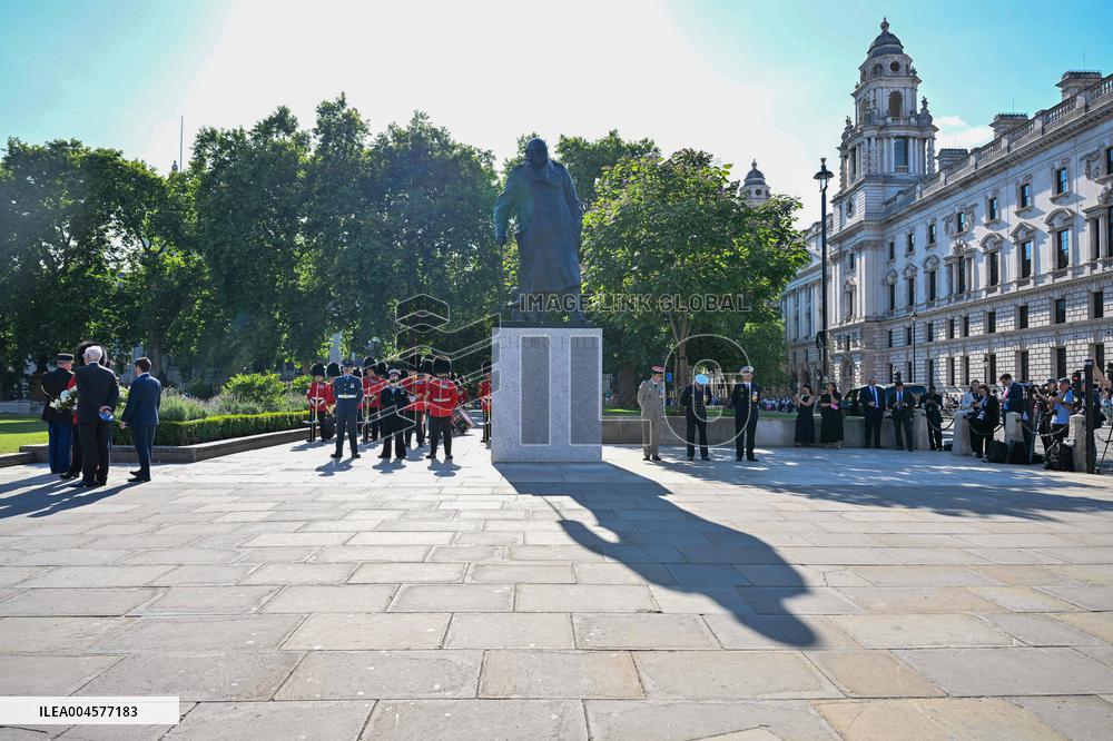 President Macron Pays Tribute to Winston Churchill - UK