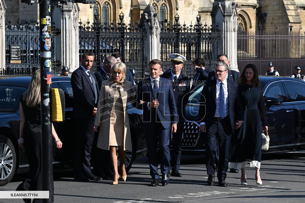 President Macron Pays Tribute to Winston Churchill - UK